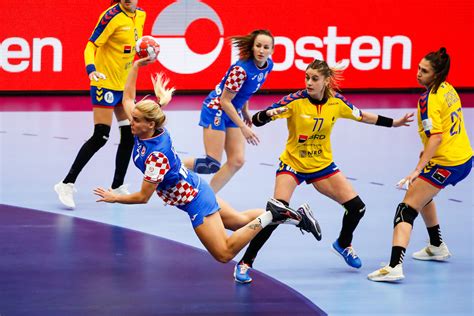 Norway continue to play brutal handball at women's ehf euro 2020 in denmark. 2020 Women's Handball Euro: Croatia moves closer to semi-finals with victory over Romania ...