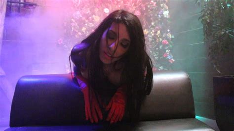 She resembles in this game the darkest part. Superheroine World's "The Red Queen's House of Horror and ...