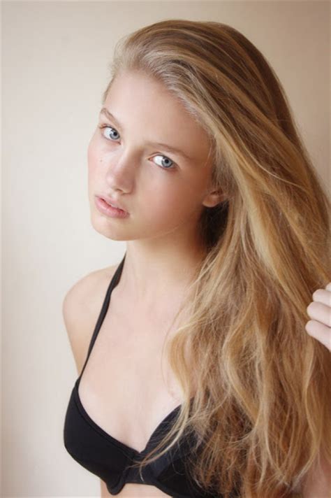 We like to be independent. Classify Dutch Model - Romy Van De Laar