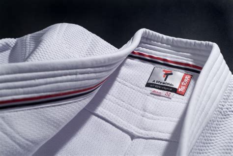 Mizuno judo suits | judo belts | kit bags | accessories | offers | contact | shopping cart | home sizing | about us | judogi guide | delivery | terms & conditions | returns info | security info. Judogi Elite - Tre Torri