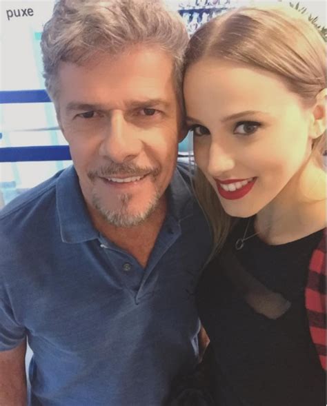 Marcella rica muda o visual e vitória strada se derrete pela namorada. Atriz Marcella Rica fala sobre José Mayer nas redes ...