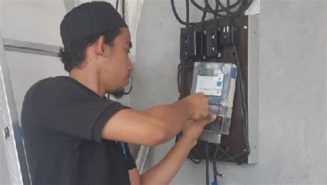 Membuat atau menyemak permohonan baru seperti menamatkan atau mengubah nama akaun, memohon penyambungan baru dan membuat pembacaan. Permohonan Meter TNB Subang