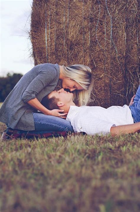 The cool couple's road trip. 60 Best Ideas of Fall Engagement Photo Shoot | Deer Pearl ...