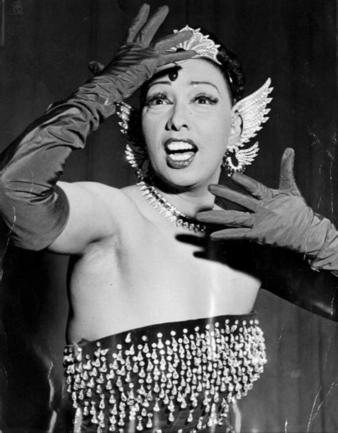 After beginning her comeback to the stage in 1973, josephine baker died of a cerebral hemorrhage on april 12, 1975, and was buried with military honors. Pin by Roslyn Meadows on Josephine Baker 1906~1975 ...