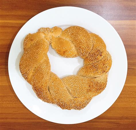 Roti sobek banyak ditemui di mana saja. Resep Roti Turki Simit Kuliner Turki yang Lezat | Resep Baking
