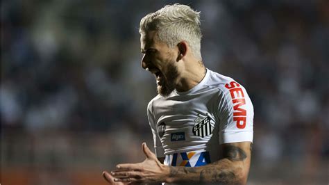 Lucas lima is weighing up a contract extension at santos and denied receiving an offer from barcelona. Comentarista crava acerto de Lucas Lima com o Palmeiras ...