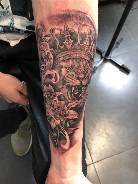 Join facebook to connect with leona jung and others you may know. Pin von Luke auf Löwen Tattoo | Löwin tattoo