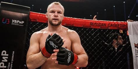 Александр павлович шлеменко, born 20 may 1984) is a russian mixed martial artist currently fighting in the middleweight division for bellator fighting championships. Шлеменко назвал закономерным решением завершение карьеры Нурмагомедовым :: Единоборства :: РБК Спорт