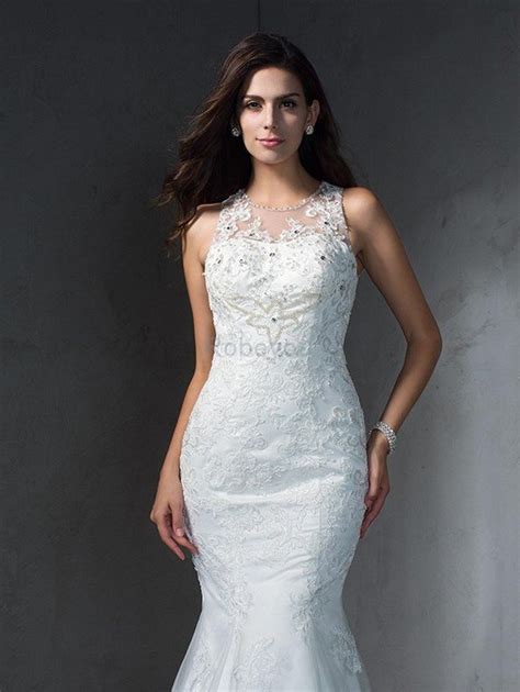 Robe de mariée sparkling star cette robe impressionnante d'une dentelle blanche propre fera briller n'importe qui comme une étoile. Robe de mariée naturel longue de sirène avec décoration ...