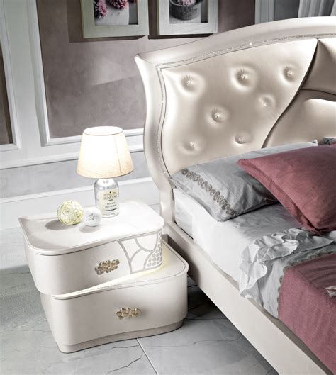 Informati su ciò di cui vuoi sapere, guarda ciò che presentano e fissa un appuntamento in punto vendita! CAMERA DA LETTO CONTEMPORANEA - MobilHouse Arredamenti