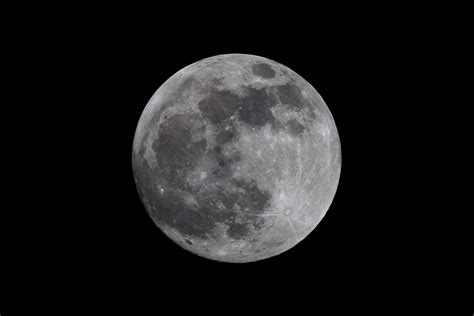 El eclipse lunar que tuvo lugar este 20/21 de enero en gran parte del mundo dejó imagenes espectaculares. Las impresionantes fotos de la Súper Luna de Sangre y el ...