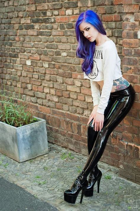 Spandex princess in die radlehose. 1000+ images about Latex jeans and trousers on Pinterest ...