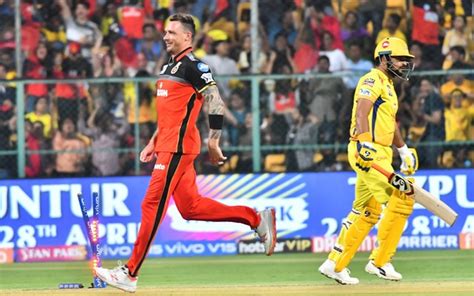 Dale steyn is an south african cricketer. IPL 2019: Match 39, RCB vs CSK - Funniest Memes from the Match