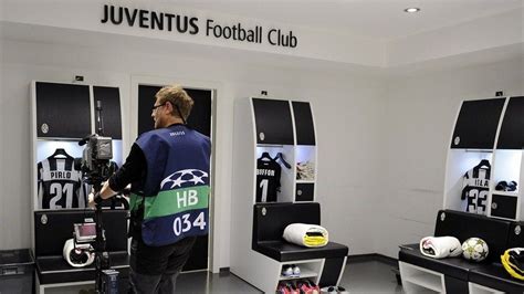 Pin di Mikkel Strøjer su Locker room