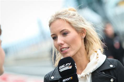 Einst wechselt die moderatorin von sky zu sport1, in ihrer freizeit geht sie gerne hoch hinaus. Laura Papendick made her debut at the Nürburgring as presenter of the live broadcasts on SPORT1 ...