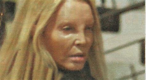 It consists of live footage from the show at the piper club in rome. Patty Pravo al naturale, shopping senza trucco nella Capitale