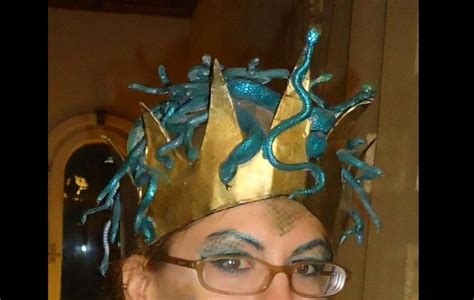 I love this headpiece, well done. DIY Medusa headpiece!