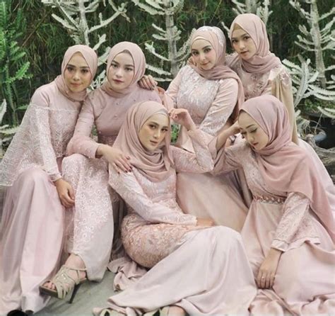 Warna dan ukuran sangat penting. 20+ Inspirasi Model Baju Gamis Kombinasi Simple Tapi ...