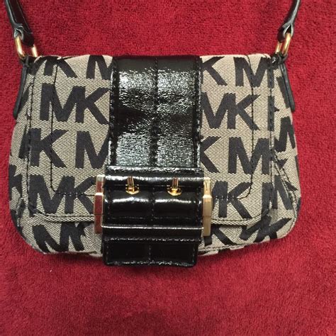Michael Kors Crossbody Like New !!! | Michael kors crossbody, Michael kors, Michael kors bag