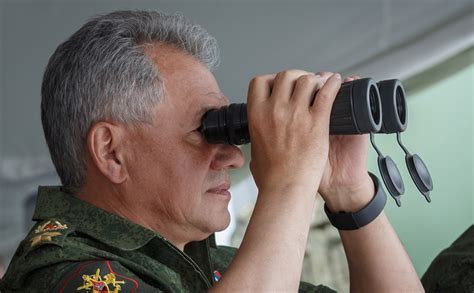 Шойгу упрекают в том, что в рамках мчс он создал фактически военизированную структуру, в то время как силовые операции в его компетенцию не входят. Шойгу назвал беспилотники дальнего действия «серьезной ...