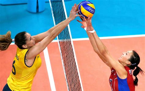 Três de prata em sidney (2000), atenas (2004) e rio (2016); FOTOS: Brasil vence a Rússia no vôlei feminino - fotos em ...