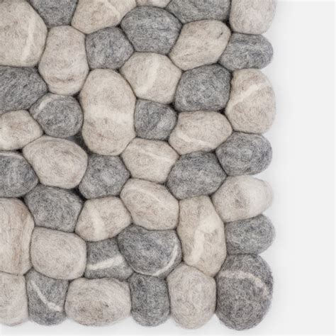 Filzkugel teppich → ausführlicher ratgeber top filzkugel teppiche aktuelle angebote.filzkugel teppich test die preiswertesten filzkugel teppiche im überblick. Filzkugelteppich stone rechteckig von myfelt | Connox