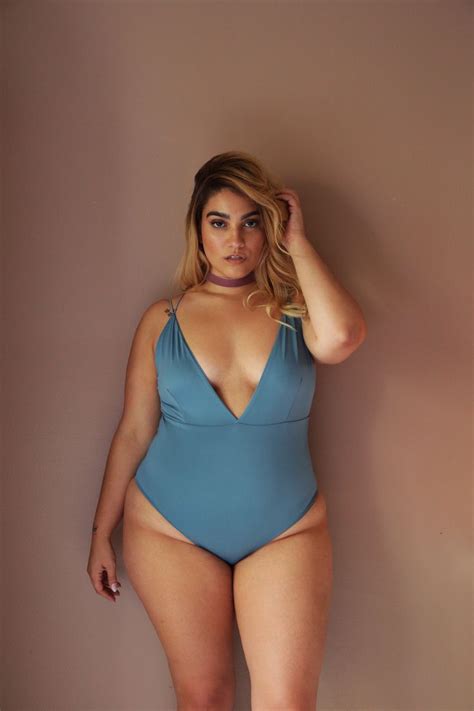 When it does exist, petite fashion models aren't what most people might expect. Pin on Body Positivity