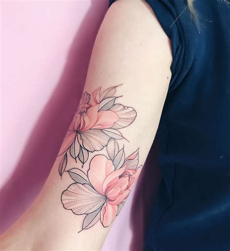 To tip an artist.shows that you thought the artwork you just received was well worth what i charged and you were happy enough to add a little. Do you like this tenderness?🌸 #nora_ink#sashatattooingstudios#sashatattooingbarcelona#art#tattoo ...