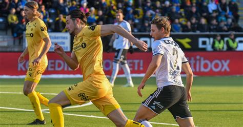 Det ligger flere sau i og ved veibanen. Kampreferat Bodø/Glimt - Rosenborg / Bodø/Glimt