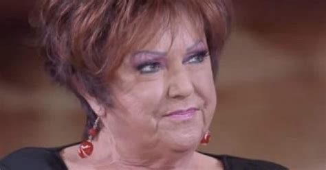 Born in cavriago, berti began her career in 1962 and had her first success in 1965 with the song tu sei quello. Orietta Berti Sanremo, entusiasmo smorzato da batosta ...