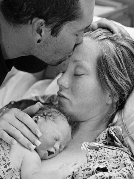 Ihre echtheit und ihr detailreichtum machen sie aber gleichzeitig nicht für jeden geeignet. Rührende Bilder: Eltern teilen Erinnerungsfotos von ihrer tot geborenen Tochter | Geburtsfotos ...