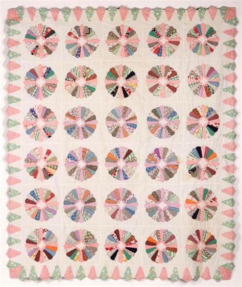 And, the dresden fans and plates are oversized to make the design all the more exciting. A CIRCA 1930s 'DRESDEN PLATE' QUILT | Dresden plate quilt ...