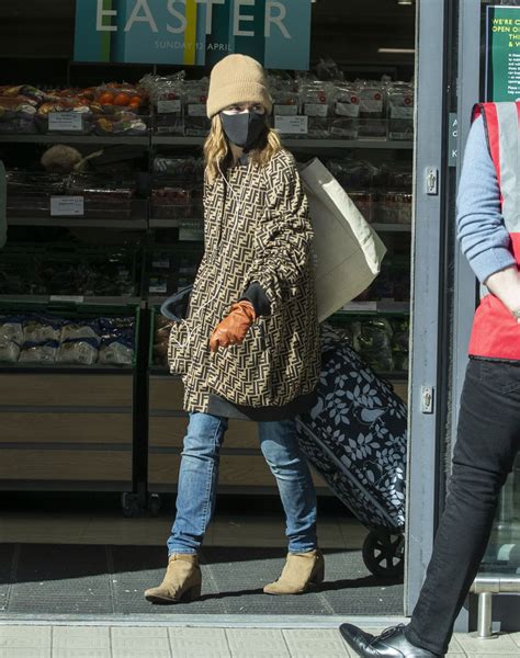 Submitted 3 days ago by elliottdzierzanowski. Emilia Clarke - Shopping Groceries in London 04/07/2020 ...