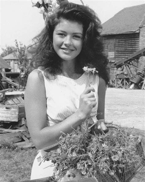 Another adventure from the popular tv series, featuring fledgling archaeologist and international adventurer indiana jones (sean patrick flanery). 25 Pictures of Young Catherine Zeta-Jones | Catherine zeta ...