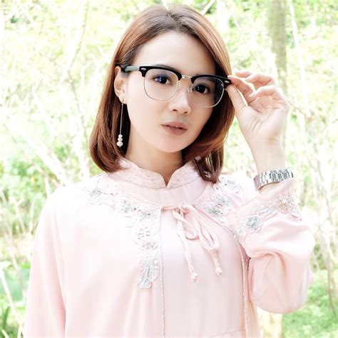 Body goals wika kembali dipuji netizen. Biodata Wika Salim Lengkap Dengan Agama, Foto dan ...