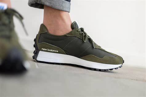 X new balance 327 in 2 colorways: New Balance MS327CPE Green - 817021-60-6