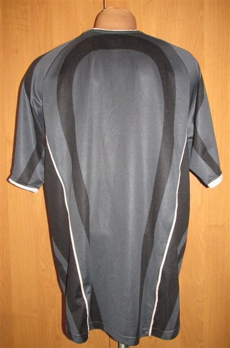 Voir cette épingle et d'autres images dans football par süpernova. Paris Saint-Germain Tercera camiseta Camiseta de Fútbol ...