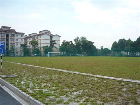 Flat 3 br 2 b 650 sqft (built up) rm 244/sqft (built up) Kisah Seorang Penarik Kabel Elektrik: Sek Men Kebangsaan ...