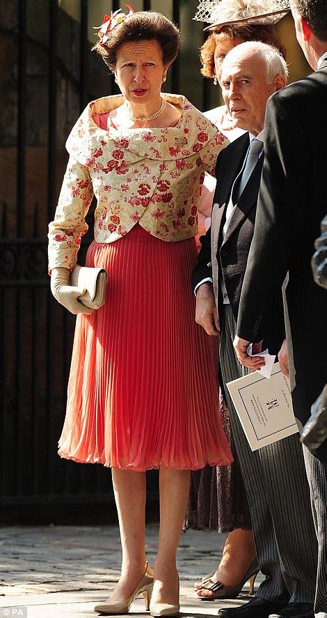 Prettylittlething womens dress, size 10, floral pleated frills. Zara Phillips wedding to Mike Tindall at Canongate Kirk ...