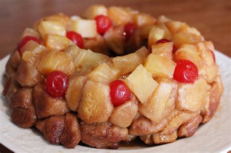 Cut each biscuit into 4's. Monkey Bread With 1 Can Of Biscuits / Monkey Bread I ...