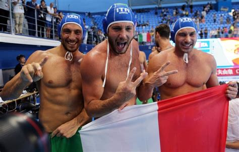 La nazionale azzurra di pallanuoto di sandro campagna è riuscita a recuperare lo svantaggio contro gli ellenici. Pallanuoto, Settebello campione del mondo: la festa in ...