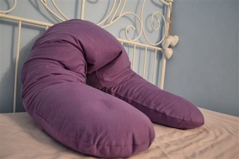 However, women can get pregnant at any time during their monthly cycle, including during their periods. Review - Theraline Maternity Pillow - Rock and Roll Pussycat