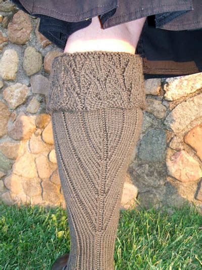 Many people wish to have a kilt hose knitting pattern, which would enable them to knit their own kilt socks. Another Kilt hose pattern
