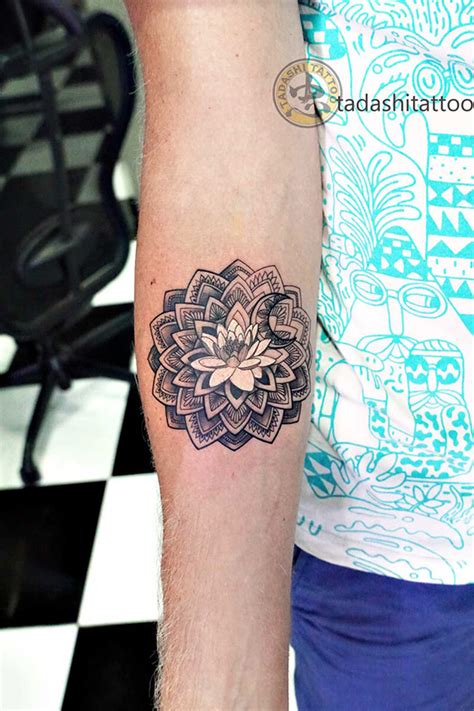 Trọn bộ mẫu tattoo cá chép hoa sen ở tay đặc sắc gửi đến bạn đọc. Mẫu Hình Xăm Vòng Tay Cá Chép Hoa Sen / 100 Hinh XÄƒm Mini ...