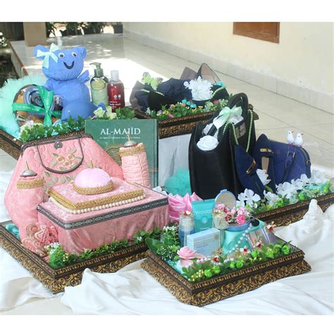 1,501 likes · 2 talking about this. HENNA PERNIKAHAN : Jasa Hias Hantaran