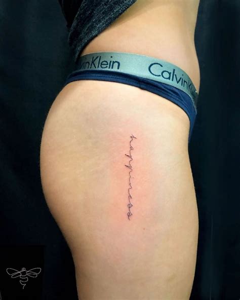 We are truly at a loss for words. 30 Sensual Small Thigh Tattoos for females | Pagina 4 di 6 ...