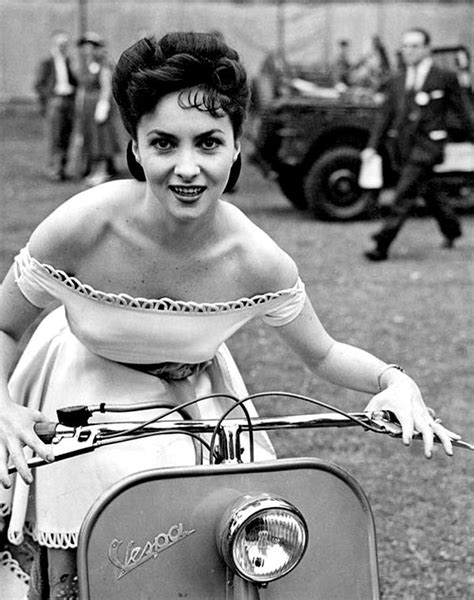 Riesige sammlung, hervorragende auswahl, mehr als 100 mio. elizabethrosemondtaylors: " Gina Lollobrigida, 1952 ...