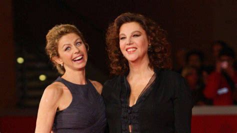 Stefania e amanda sandrelli sono ospiti di pierluigi diaco a io e te nella puntata in onda martedì 30 giugno su rai 1. Amanda Sandrelli 2020 : Amanda Sandrelli e la malattia ...
