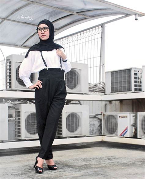 Casual parties generally don't have a dress code a women your honor's at and reasonably good other changes on the code decreed that female whom our further to a 2 and a half inch water pipe. Dress Code Hitam Putih Hijab