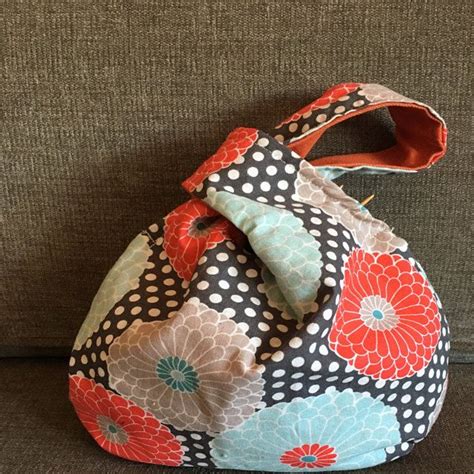 This foot (two names for the same thing) feeds the top and bottom layers of fabric through the machine evenly. PATTERN, Knitting Project Bag pattern, Knot Bag, Bag ...